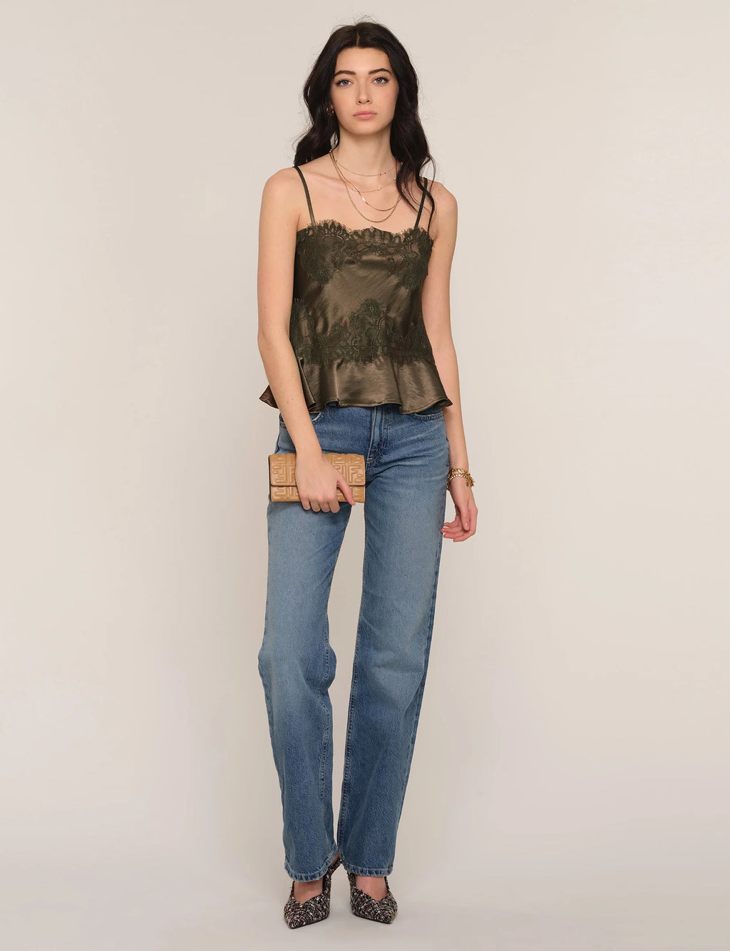 Mirai Cami, Olive