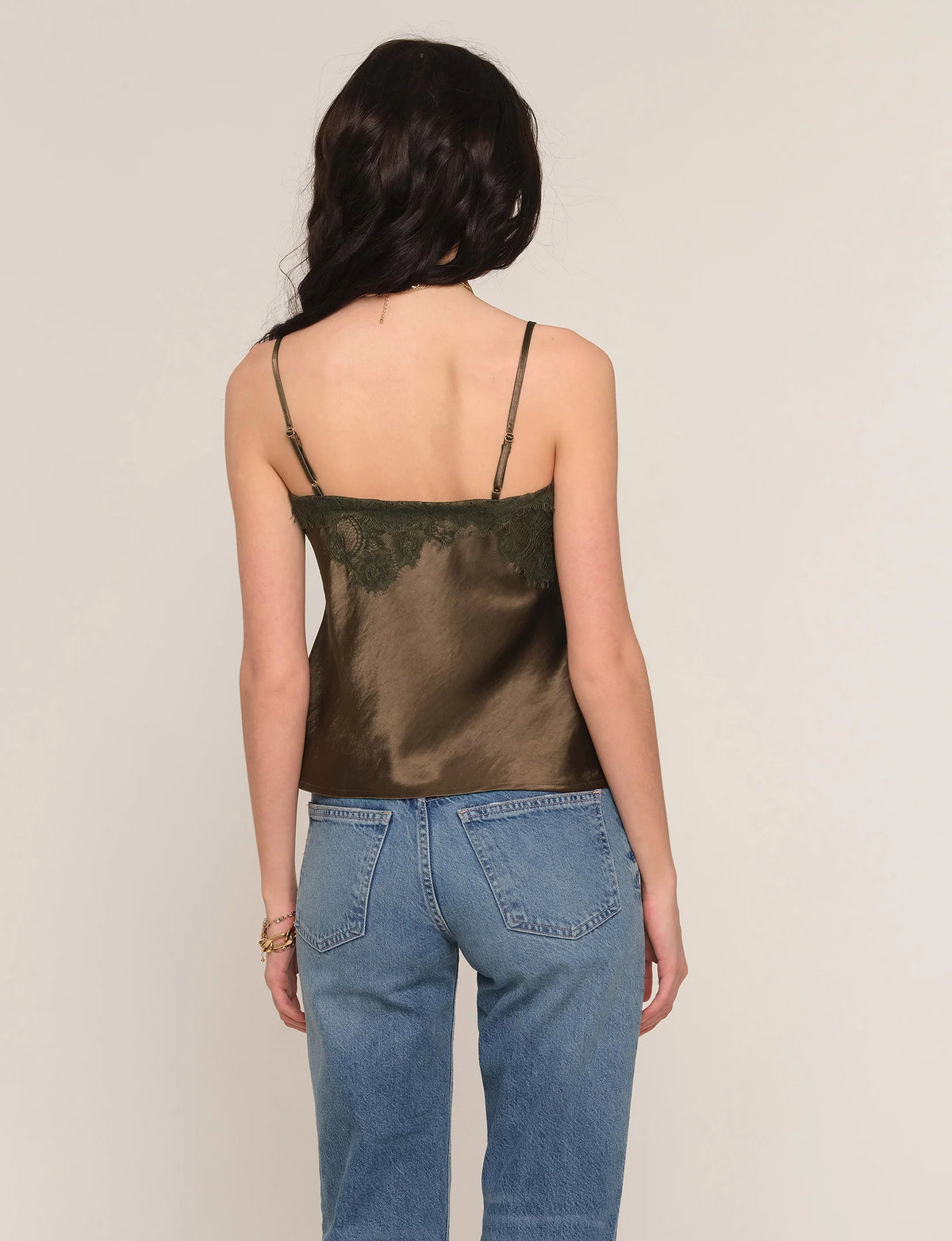 Mirai Cami, Olive