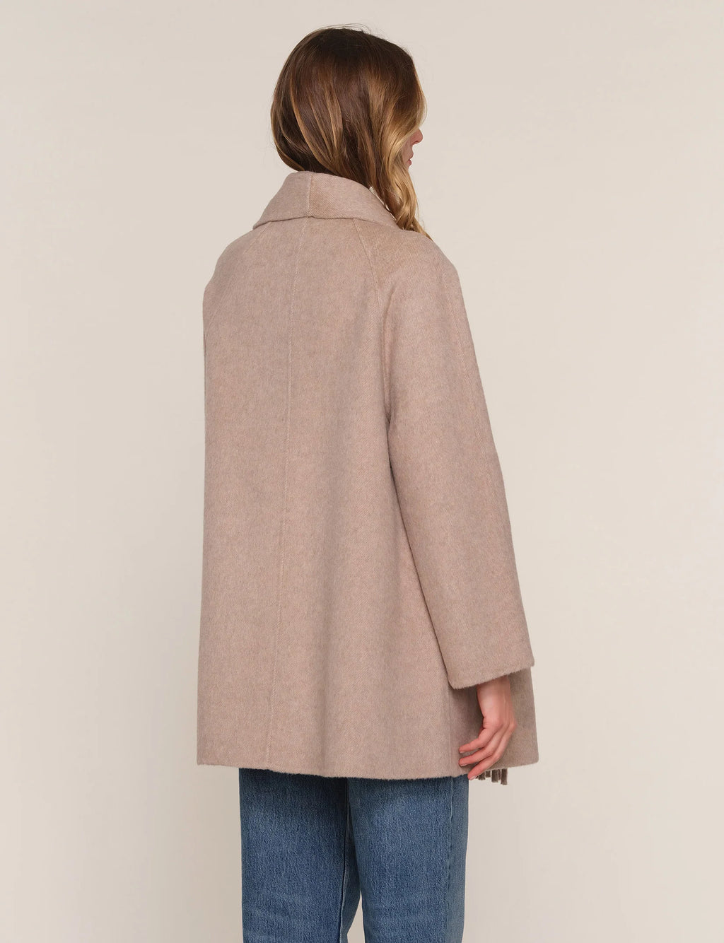 Luka Coat, Putty