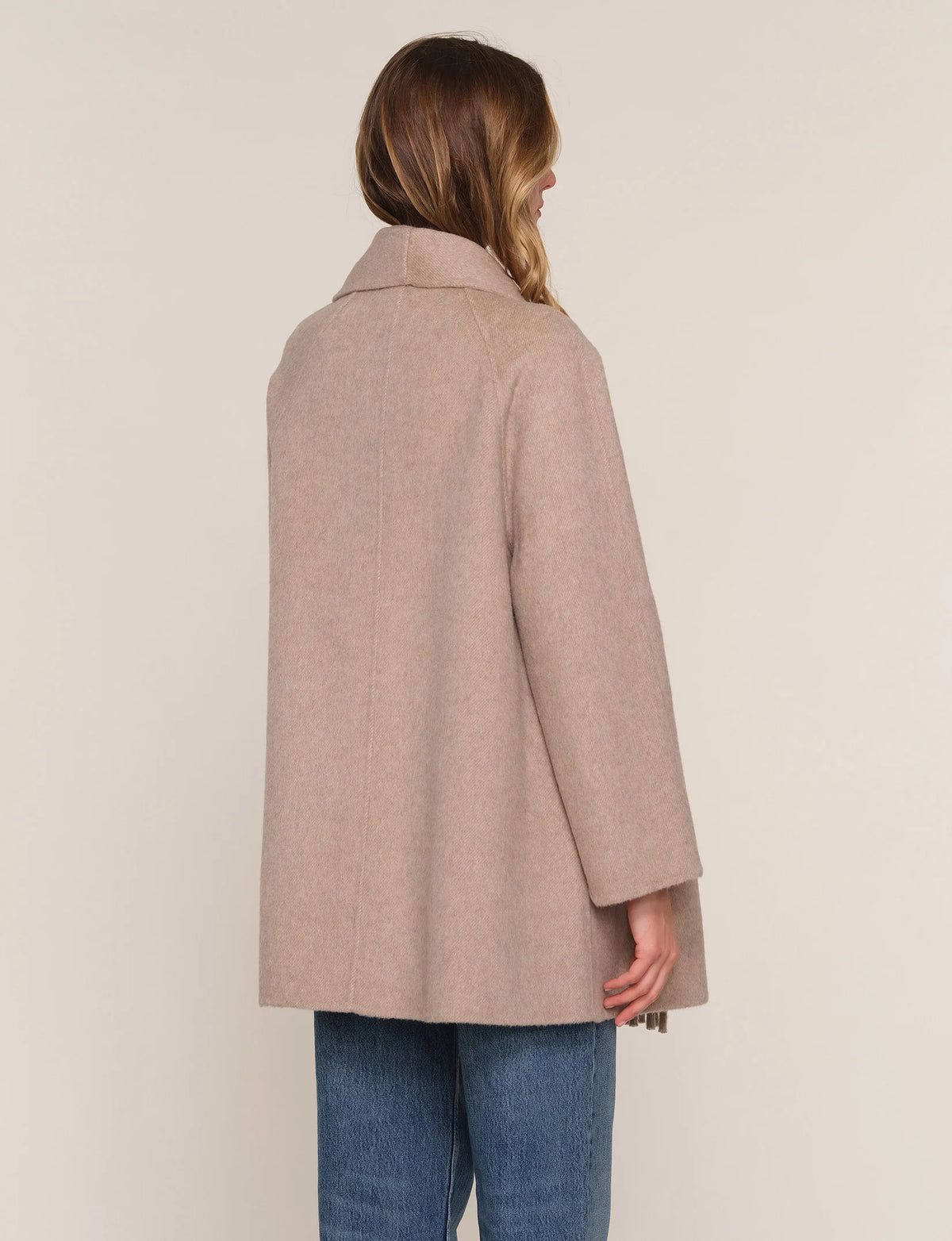 Luka Coat, Putty