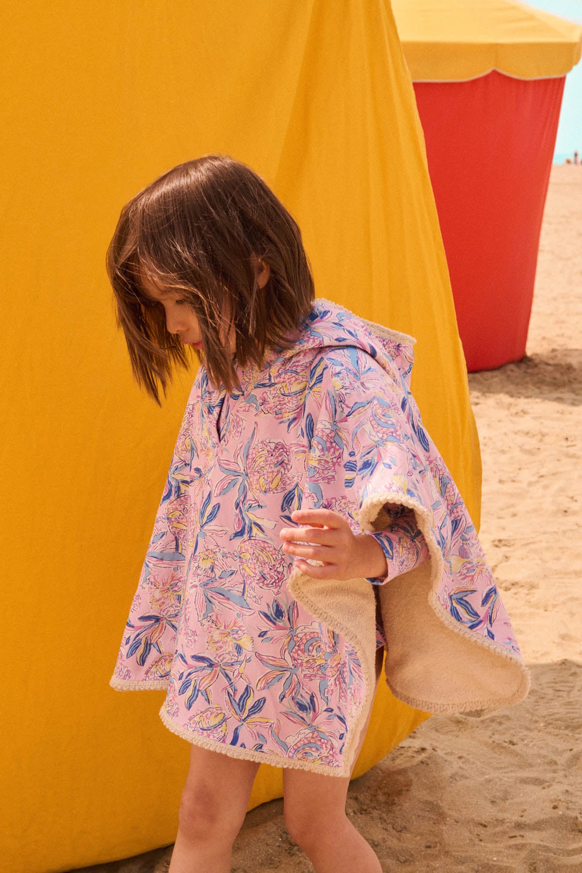 Mael Beach Cape, Pink Lush Paradise