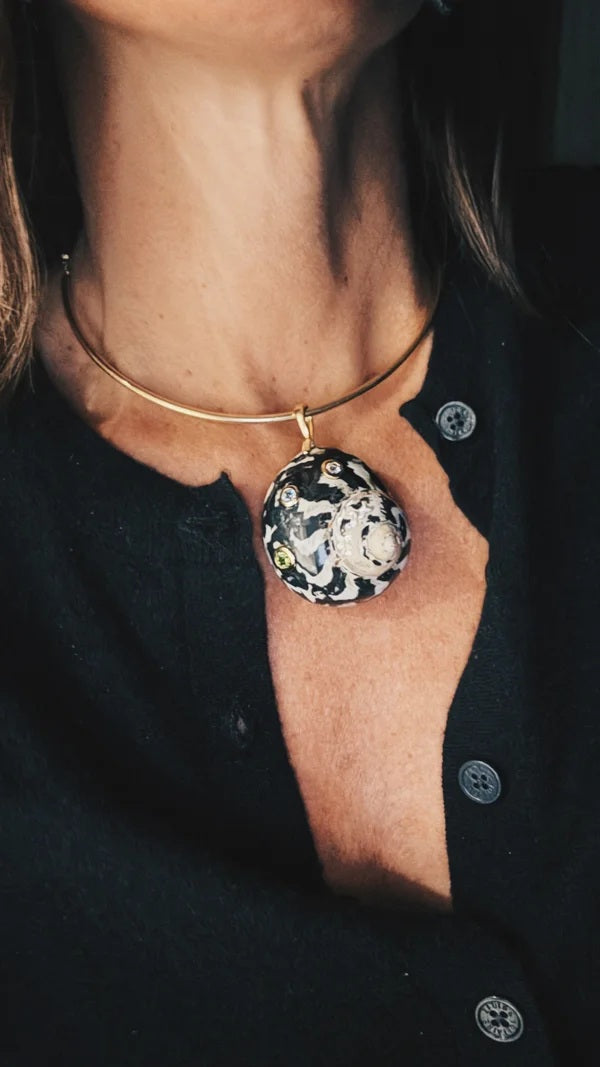 Formentera Shell Pendant, Black